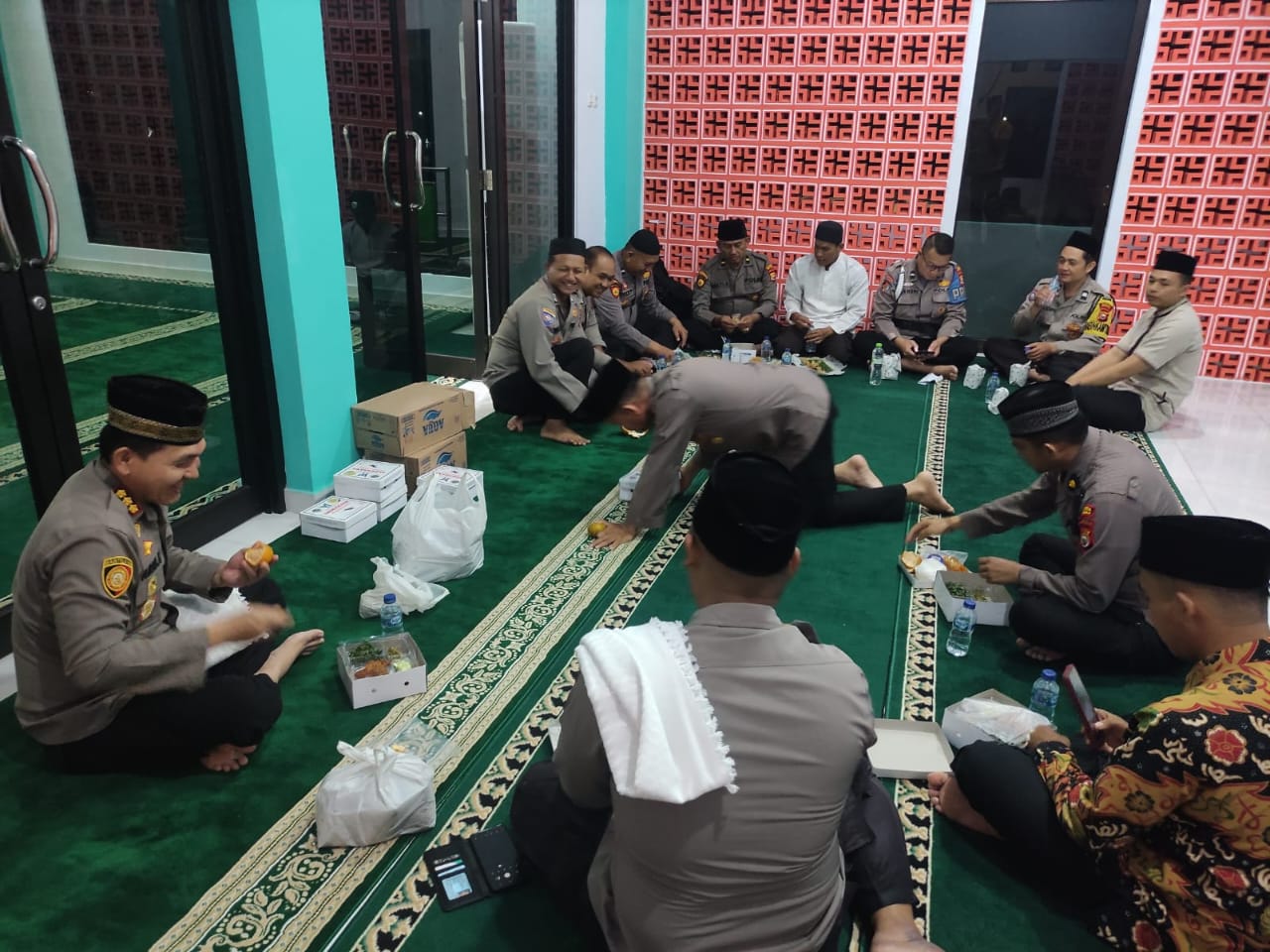 Polresta Bengkulu Gelar Giat Iktikaf 10 Malam Terakhir Bersama Personel